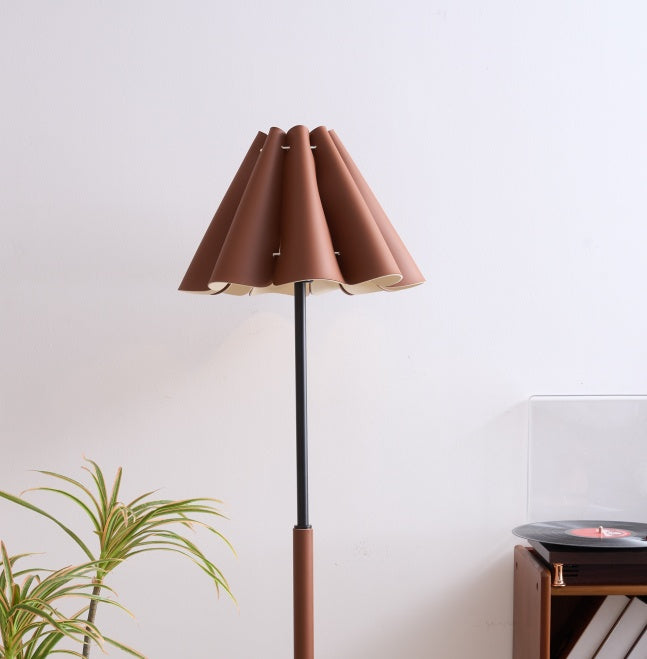 Stehlampe mit Lederlampenschirm, ideal für Wohnzimmer, Schlafzimmer, Büros