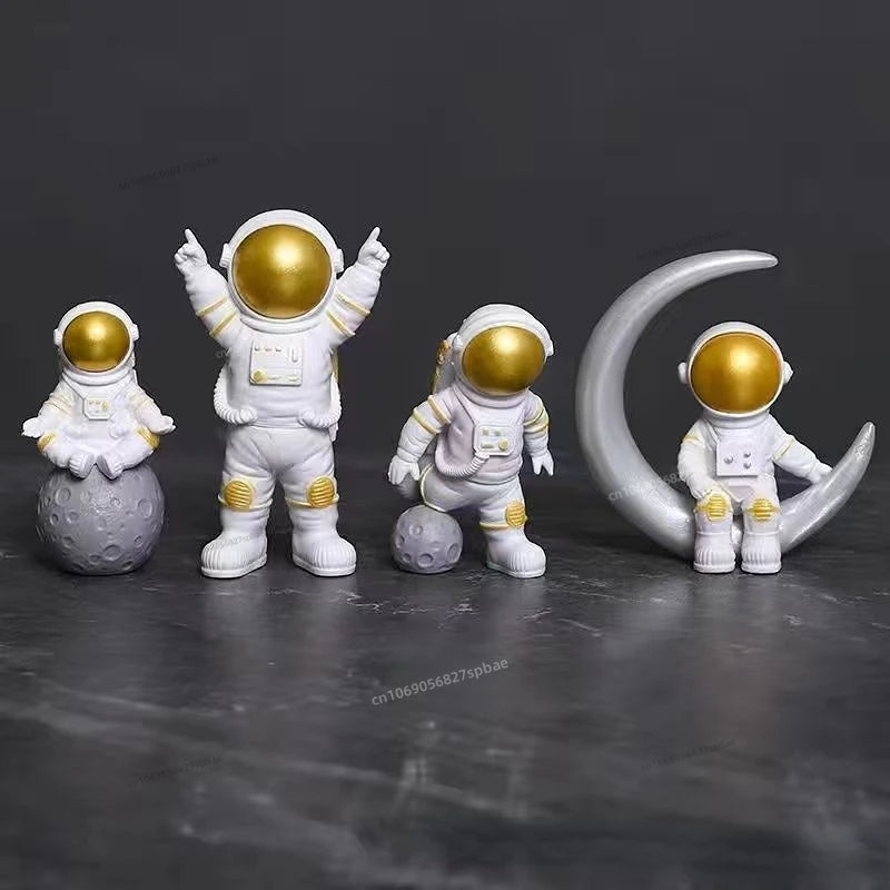 4 pcs Space Astronaut Figurines Set