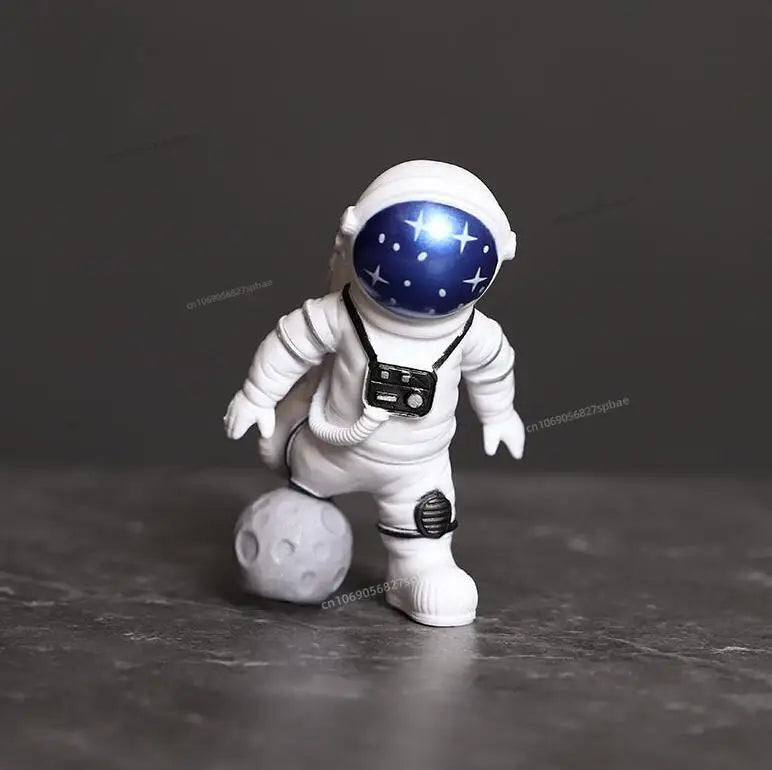 4 pcs Space Astronaut Figurines Set