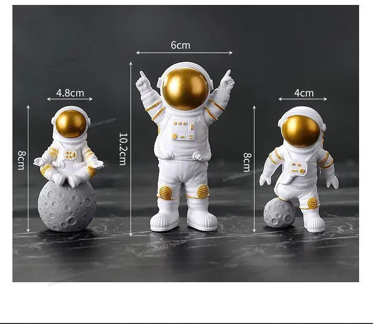 4 pcs Space Astronaut Figurines Set