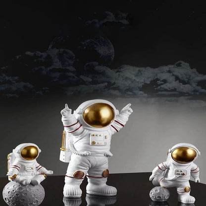 4 pcs Space Astronaut Figurines Set