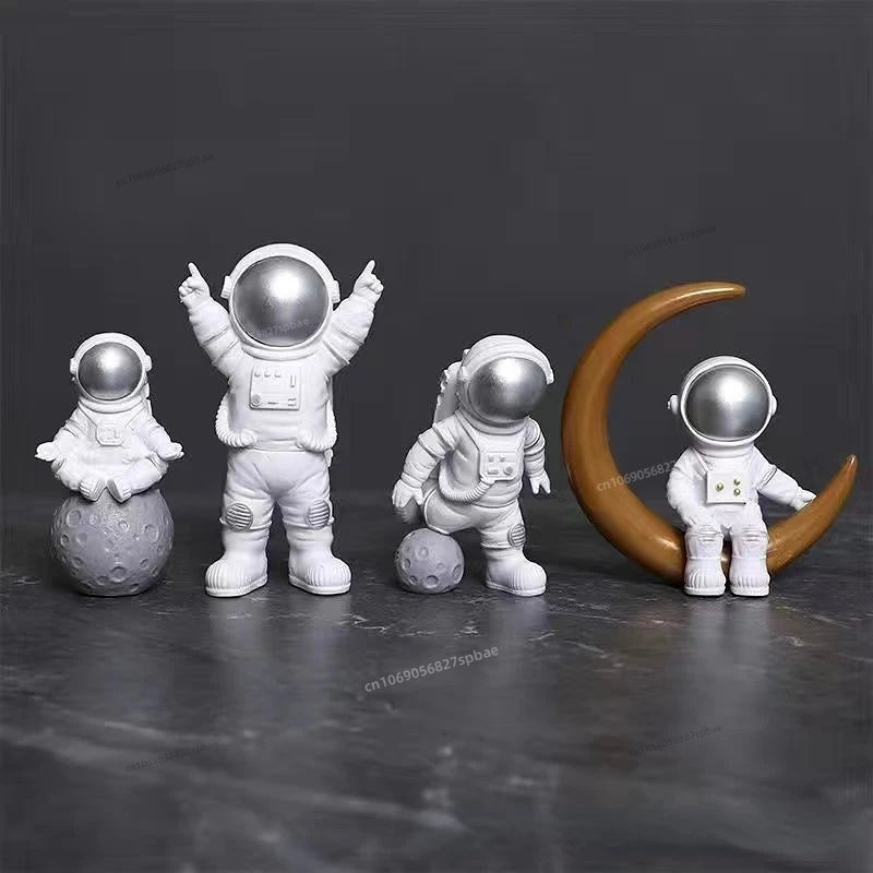 4 pcs Space Astronaut Figurines Set