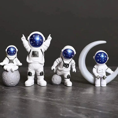 4 pcs Space Astronaut Figurines Set