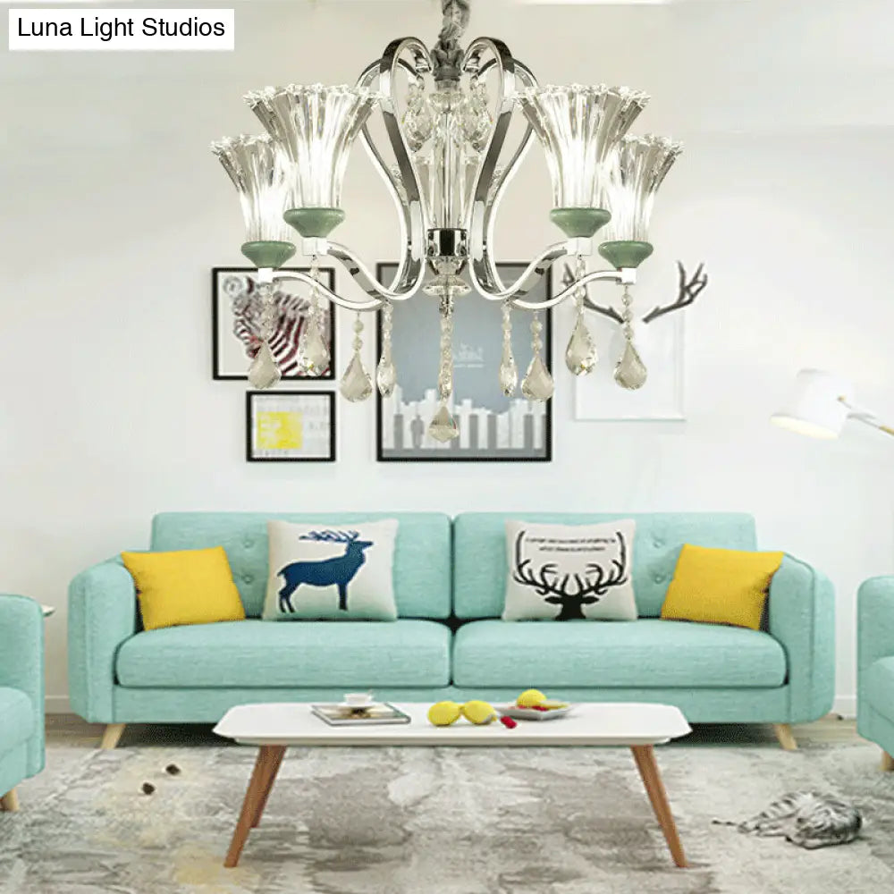 Lámpara de araña moderna de 5 bombillas con colgante de cristal verde y vidrio.