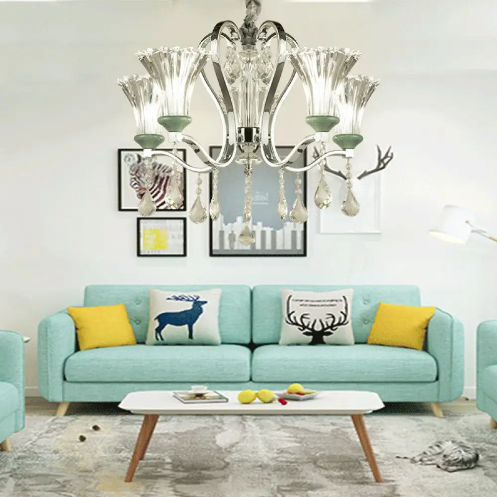 Lámpara de araña moderna de 5 bombillas con colgante de cristal verde y vidrio.