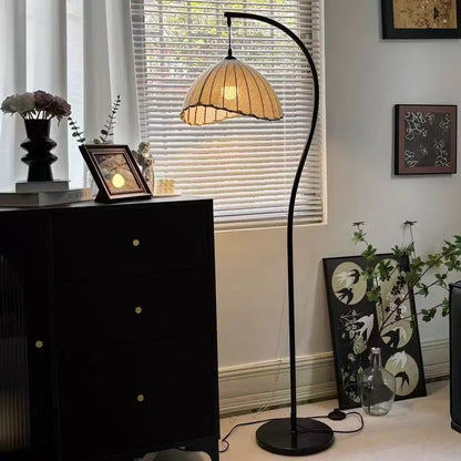 Internet-famous And Vintage S-shaped Crescent Floor Lamp Silent Wind