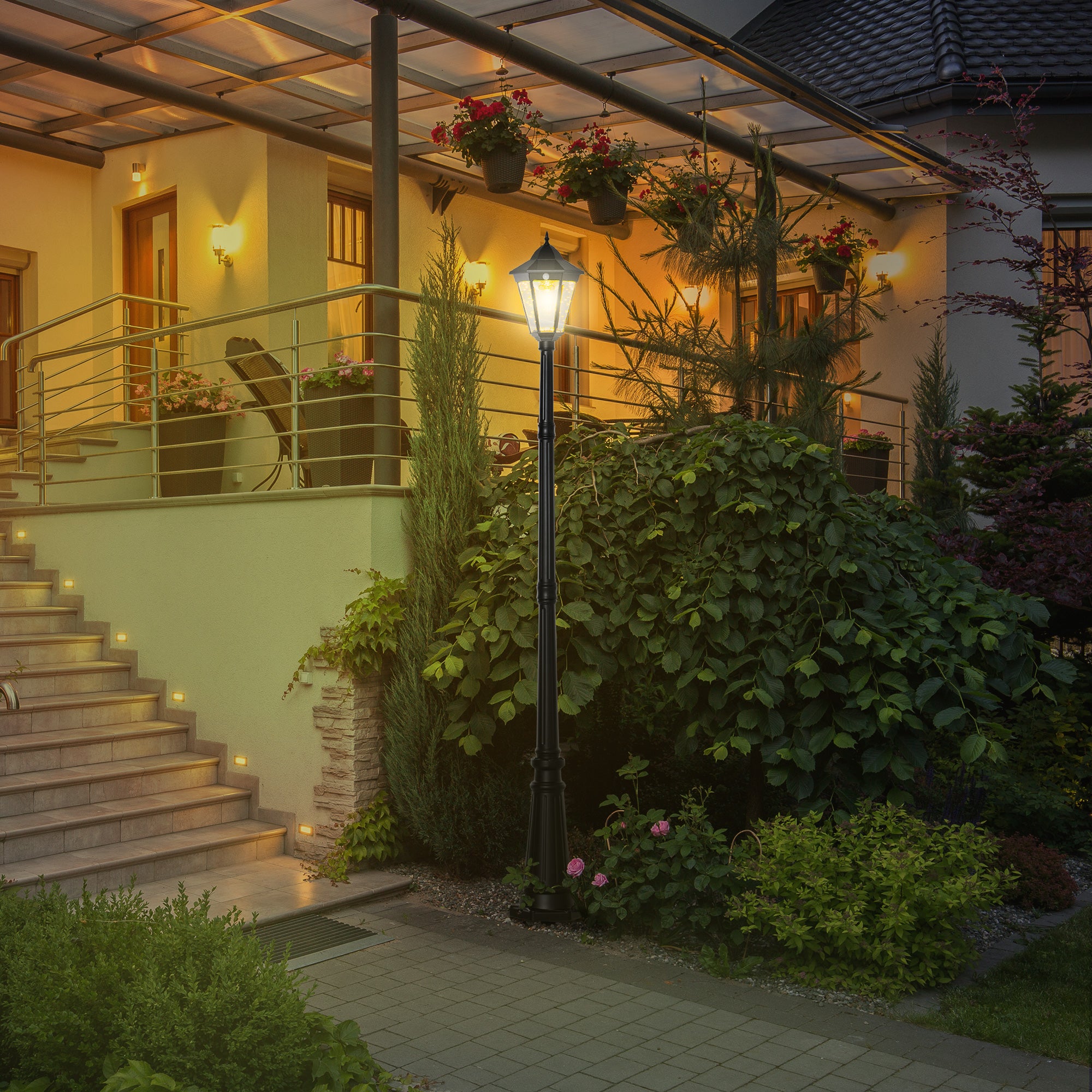 Modern Black Lamp Post