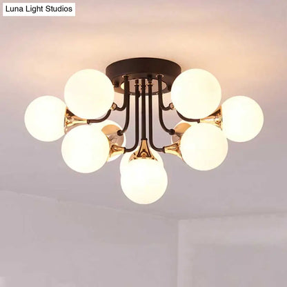 ثريا DecorBites™ 6/10/13 شبه مسطحة مع ظلال زجاجية بيضاء حليبية - ضوء كروي أسود مثبت في السقف