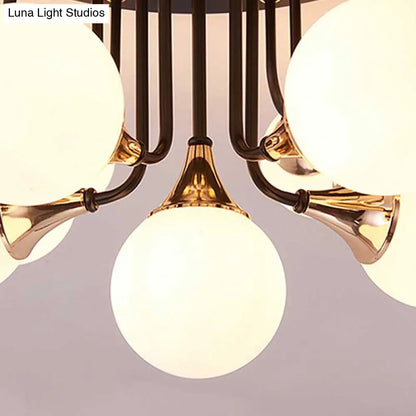 ثريا DecorBites™ 6/10/13 شبه مسطحة مع ظلال زجاجية بيضاء حليبية - ضوء كروي أسود مثبت في السقف