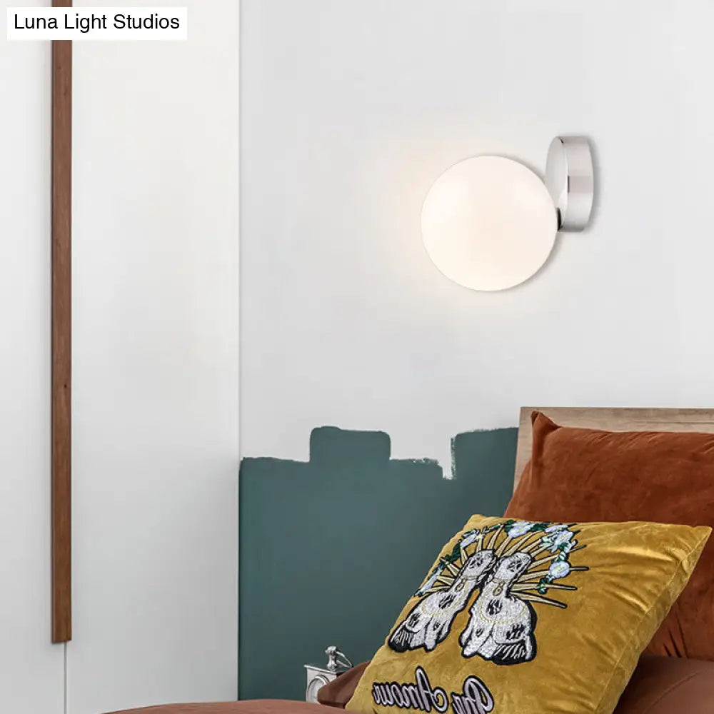 Aplique de pared redondo de 6"/8" estilo moderno, de cristal opalino, para salón, con acabado plateado.
