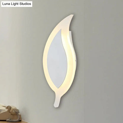 Aplique de pared LED acrílico sencillo de 6" de ancho - Luz cálida/blanca