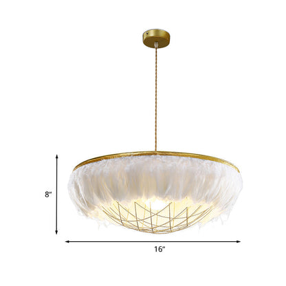 Lámpara de araña moderna con diseño de plumas blancas - Iluminación descendente de cobre de 2 cabezales con jaula de alambre, 16"/19.5"/23.5" de ancho