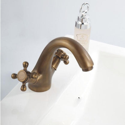 Antique washbasin faucet