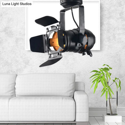 Lámpara de techo DecorBites™ de estilo industrial de 8"/12" de ancho con cabezal giratorio y pantalla metálica. Lámpara de techo de color negro para sala de estar.