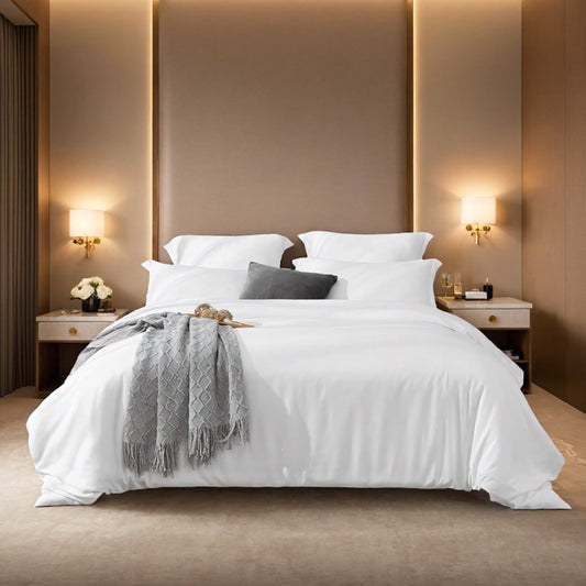 Solid Color Oversized Duvet Cover Set Available In White And Pink. Includes 1 Duvet Cover & 2 Pillowcases. Premium Microfiber Fabric With Hotel-grade Minimalist Design. Versatile For Bedrooms And Gues