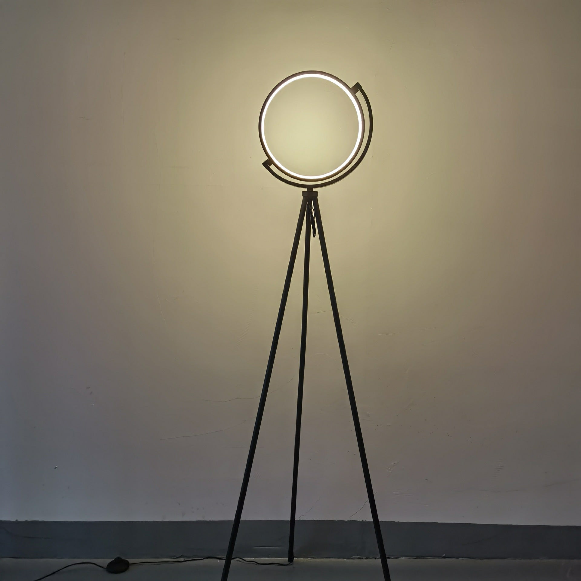 Aluminum Fixed-Height LED Floor Lamp