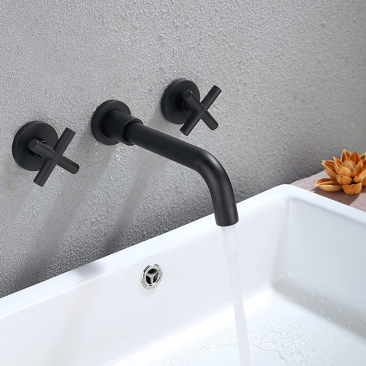 Wall-mounted Bathroom Faucet Elegant Contemporary Style