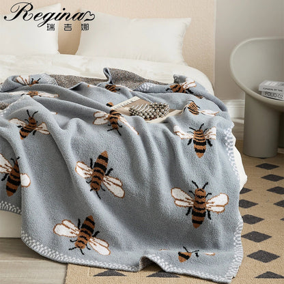 DecorBites™ Kawaii Bee Pattern Cozy Blanket - Super Soft White Spot Edge Design