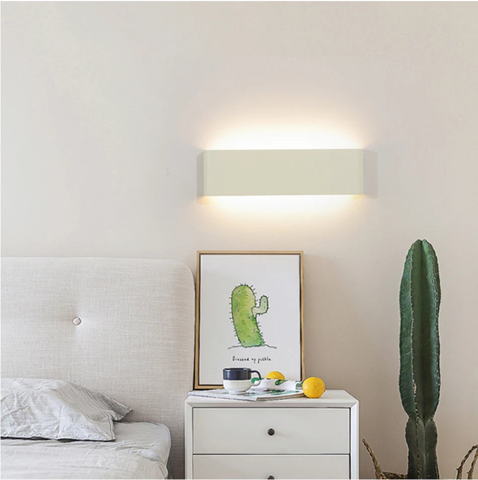 Dimmable LED Wall Sconce – Aluminium