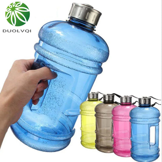 Botella de agua deportiva DecorBites™ de 2,2 L para fitness, gimnasio y actividades al aire libre como correr.