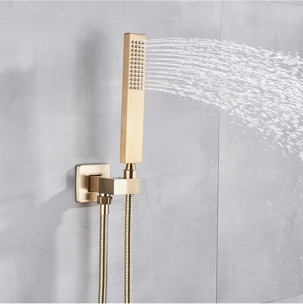 Grifo de ducha tipo lluvia ultrafino DecorBites™ en oro cepillado con montaje en pared y cabezal de 8" a 16".