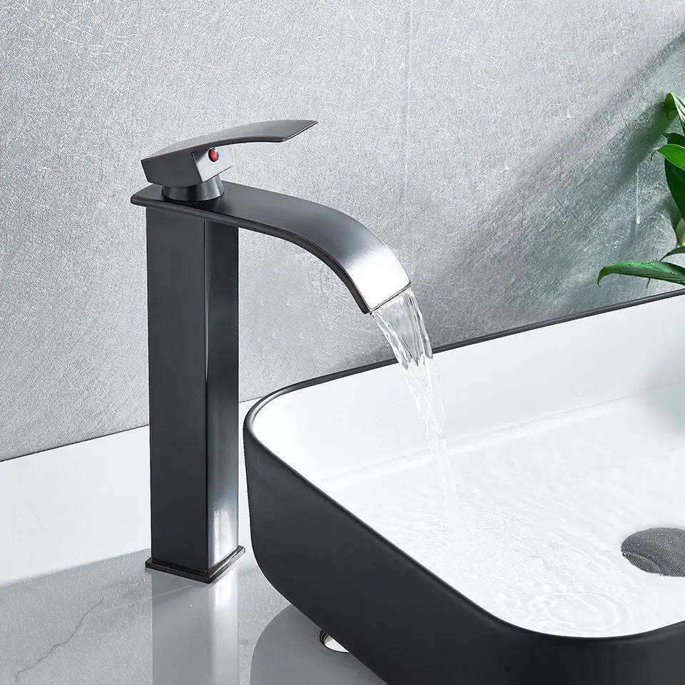 Grifo de Lavabo de la Cuenca de Oro Decorbites™ Mezclador de un Solo Nivel para Agua Caliente y Fría en el Baño