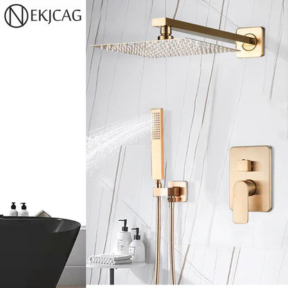 Grifo de ducha tipo lluvia ultrafino DecorBites™ en oro cepillado con montaje en pared y cabezal de 8" a 16".