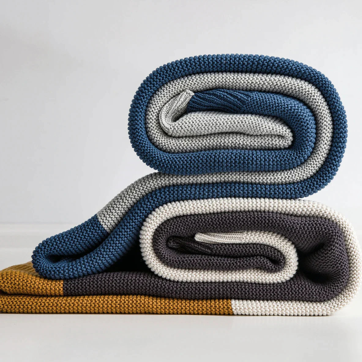 DecorBites™ Knitted Plaid Blanket - Soft and Cozy Home Decor Throw