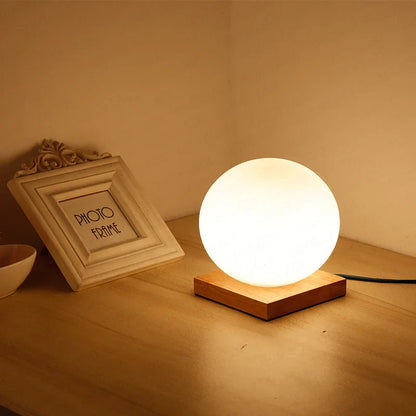Lámpara de mesa LED con bola de cristal DecorBites™ y luz nocturna redonda de madera para escritorio