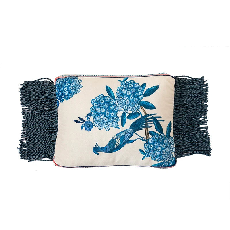 Funda para cojín de lanzamiento Hydrangea Peacock Toile™ Decorbites, azul Delft vintage