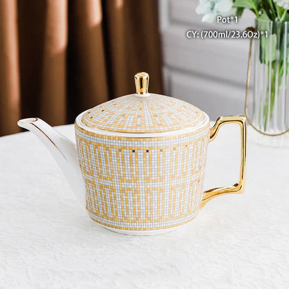 Tetera DecorBites™ de porcelana fina: Elegante cafetera de porcelana europea para amantes del té.