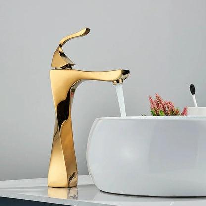 Grifo monomando para lavabo DecorBites™ de bronce negro.