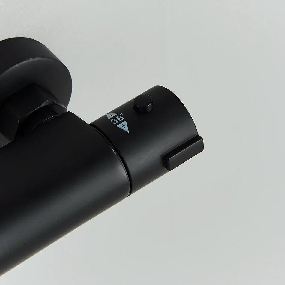 طقم دش ترموستاتي من ديكوربايتس™ باللونين الأسود والكروم مع حامل حائط - إكسسوارات الحمام