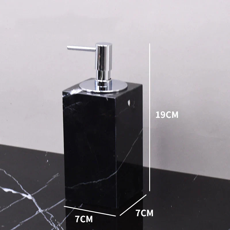 طقم حمام DecorBites™ من رخام ماركينا الأسود cue.opti