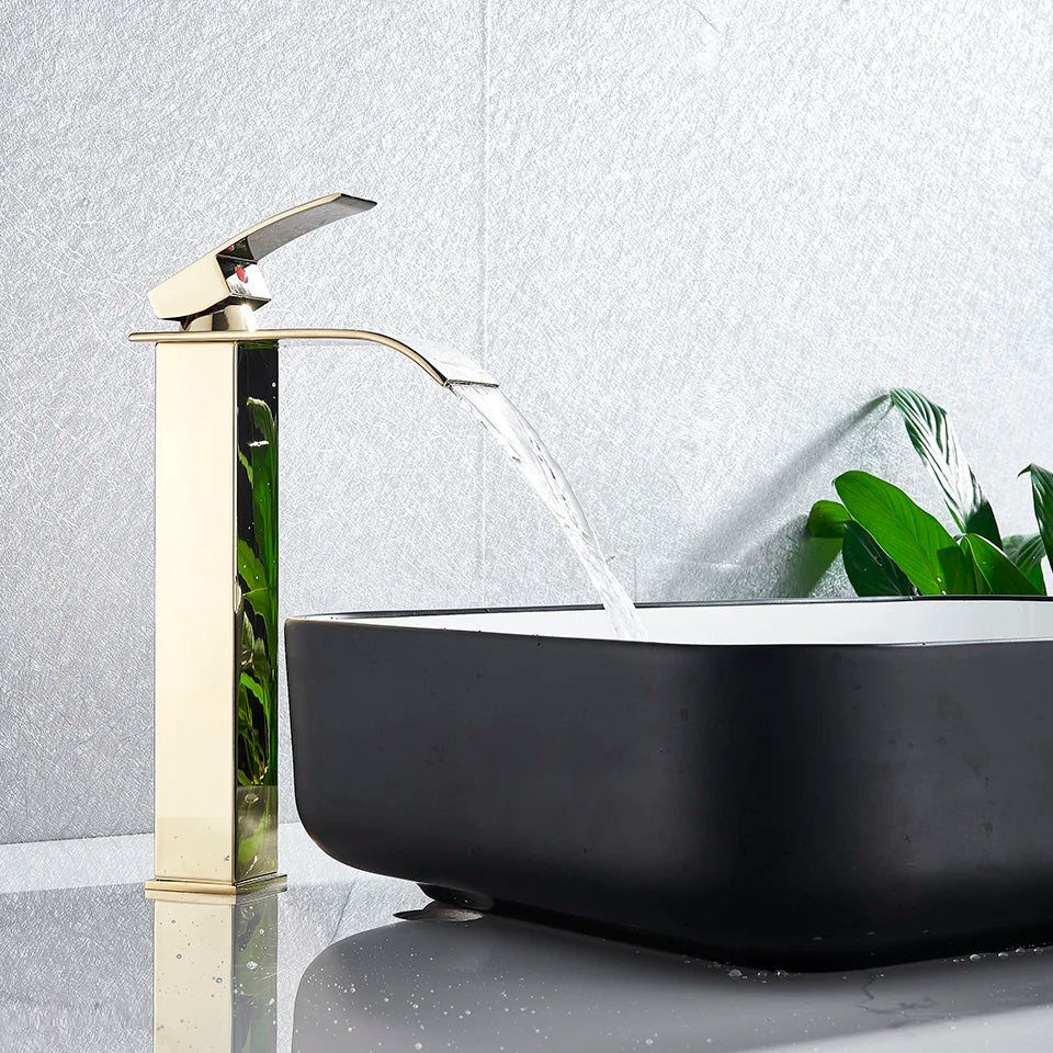 Grifo de Lavabo de la Cuenca de Oro Decorbites™ Mezclador de un Solo Nivel para Agua Caliente y Fría en el Baño