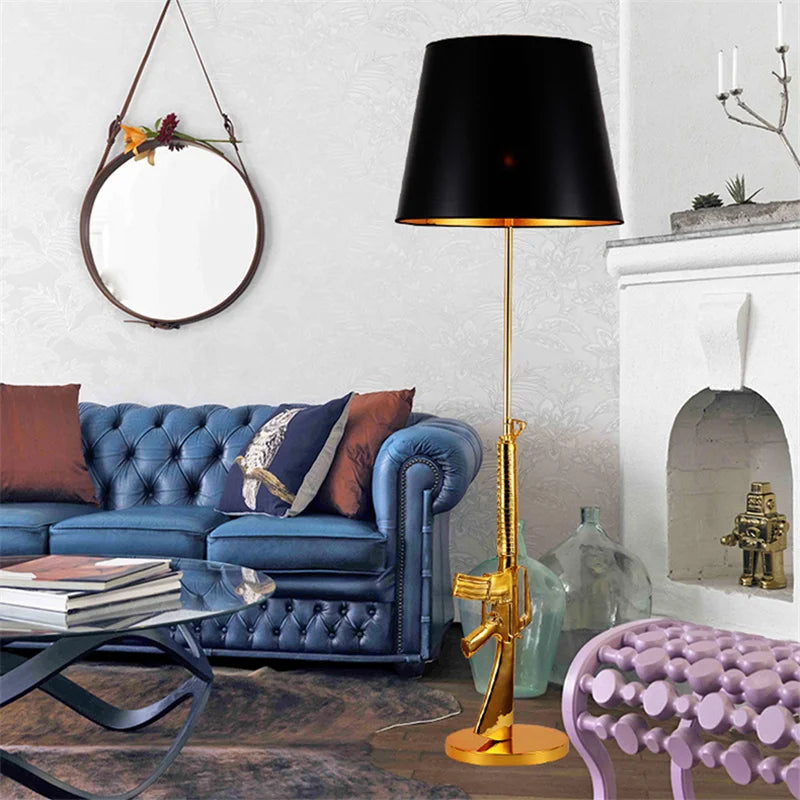Lámpara de Pie AK47 Oro Decorbites™: Luz Nocturna Moderna de Resina para Decoración del Hogar