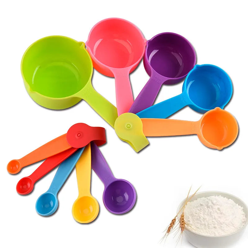 Plastic Measuring Cups Set