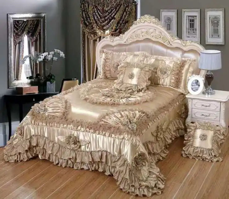 Decobites Jacquard Rose Lace Bedding Set, Luxurious European Style, Red & Champagne