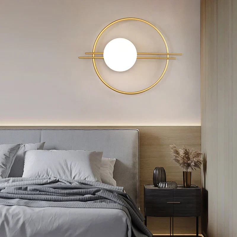 Lámpara de pared LED DecorBites™ de cristal dorado para una iluminación interior elegante