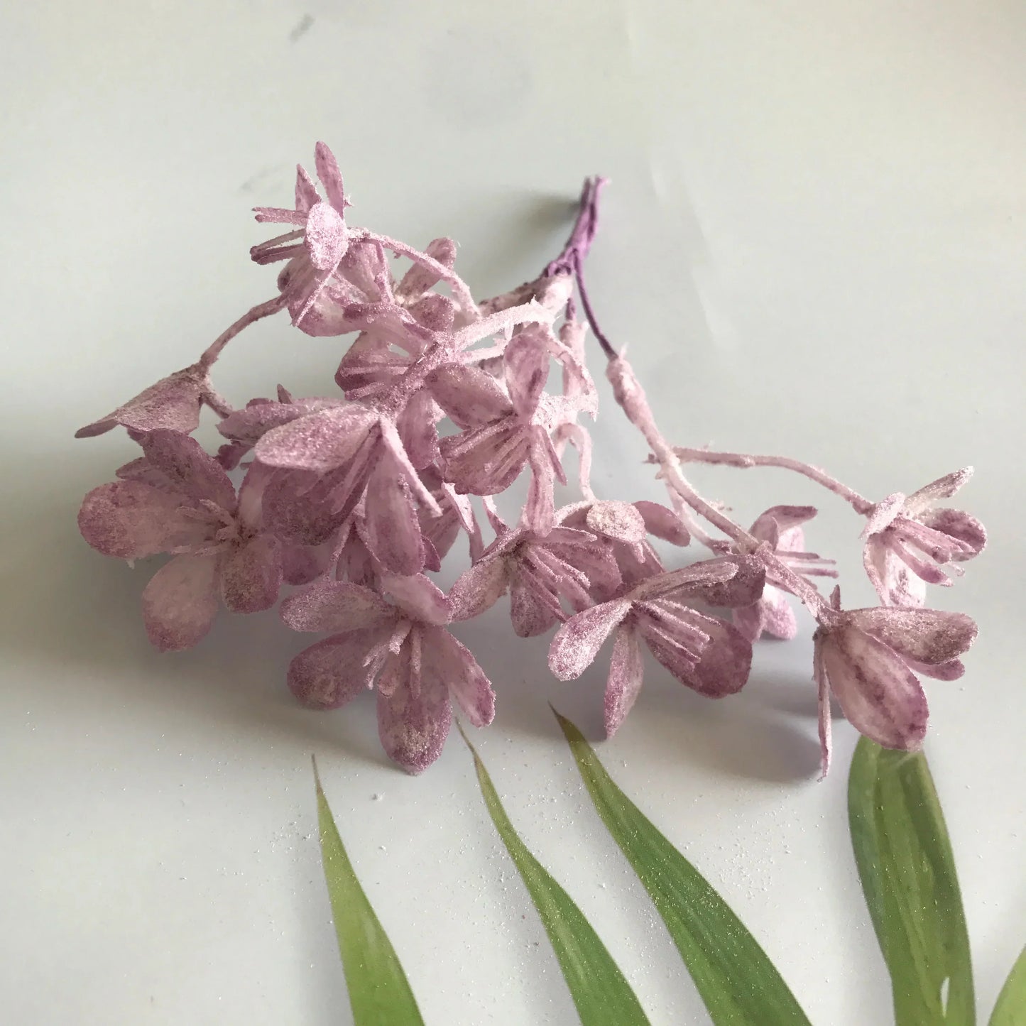 DecorBites™ Plantas artificiales: césped verde, ramitas y hojas artificiales para decoración de bodas y del hogar