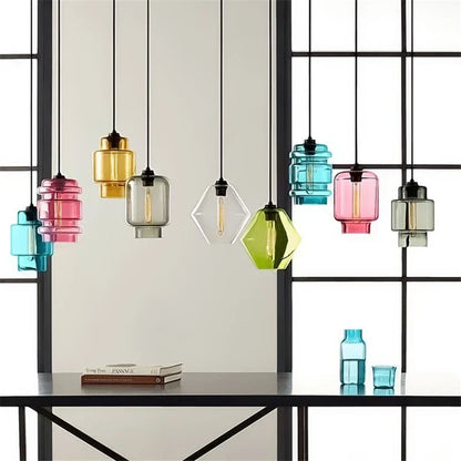 مجموعة مصابيح السقف الزجاجية الهندسية DecorBites™: سلسلة مصابيح السقف البلورية الحديثة