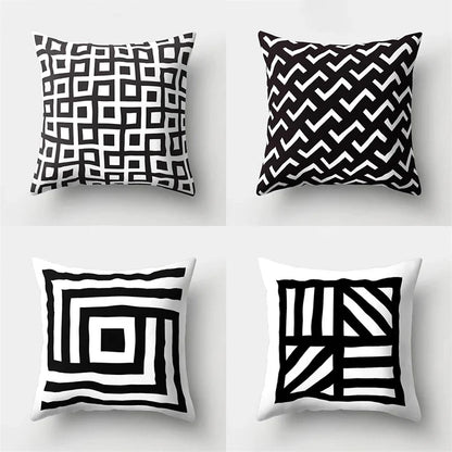 غطاء وسادة مطبوع عليه نجمة هندسية من DecorBites™ لديكور المنزل - نسيج مربع باللونين الأبيض والأسود