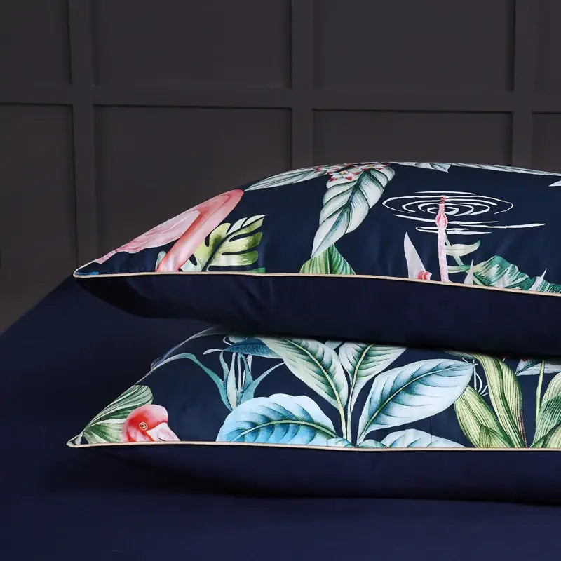 طقم سرير فاخر من القطن المصري بنقشة طائر الفلامنجو - مقاس كوين/كينج