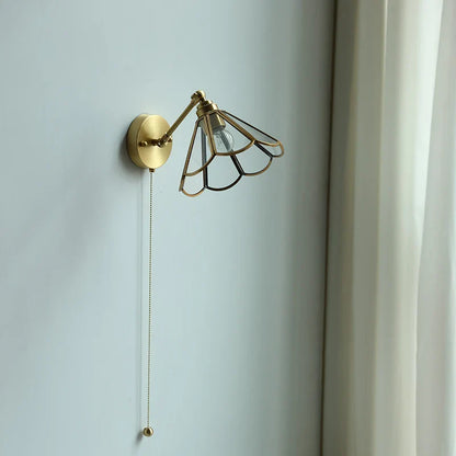 DecorBites™ مصباح حائط نحاسي زجاجي مع مصباح حائط نورديك LED ومفتاح سلسلة سحب