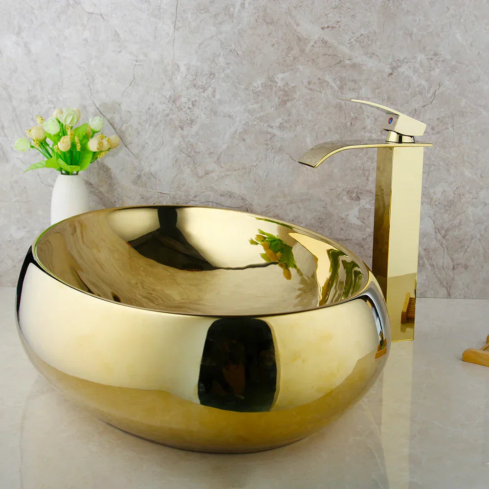 Conjunto de lavabo de cerámica dorada Decorbites™ y grifo de latón con desagüe de tapón