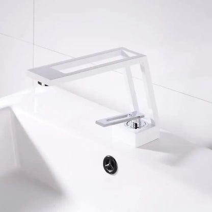 Grifo mezclador para lavabo DecorBites™ de latón negro con monomando para montaje en cubierta