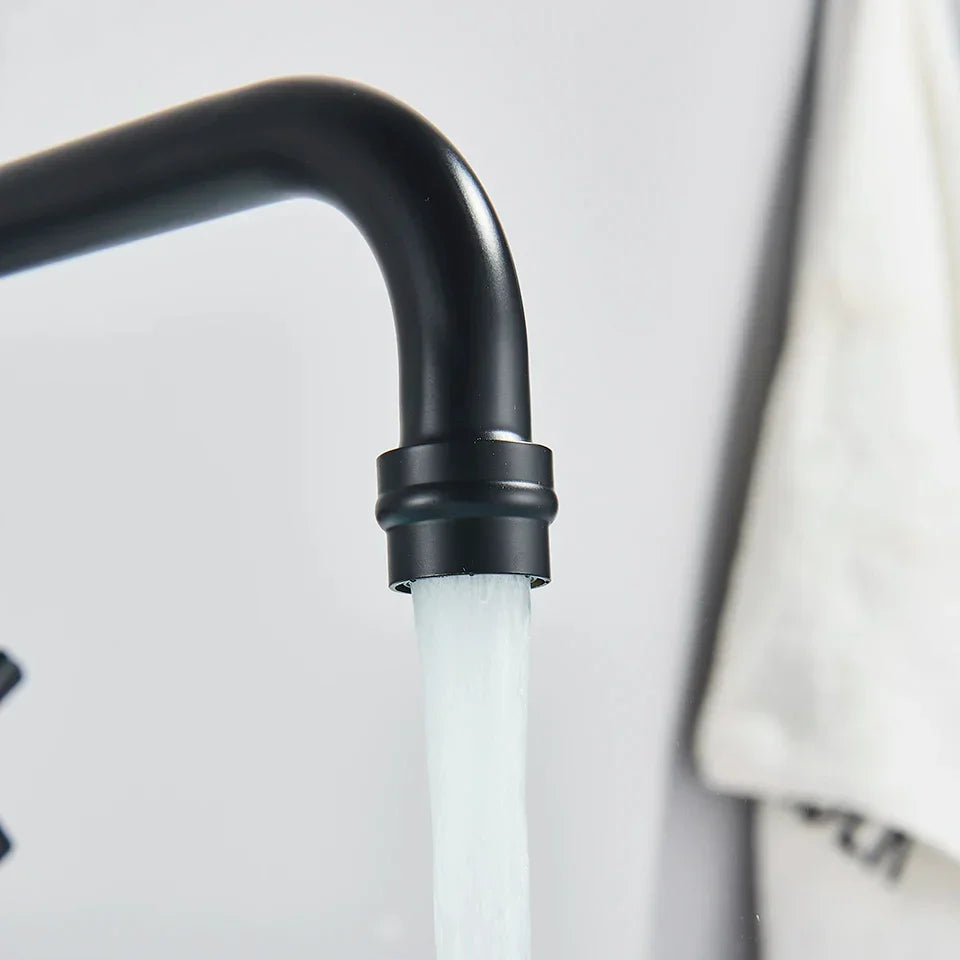 صنبور المطبخ الأسود DecorBites™: صنبور خلاط دوار مثبت على الحائط لحوض الحمام