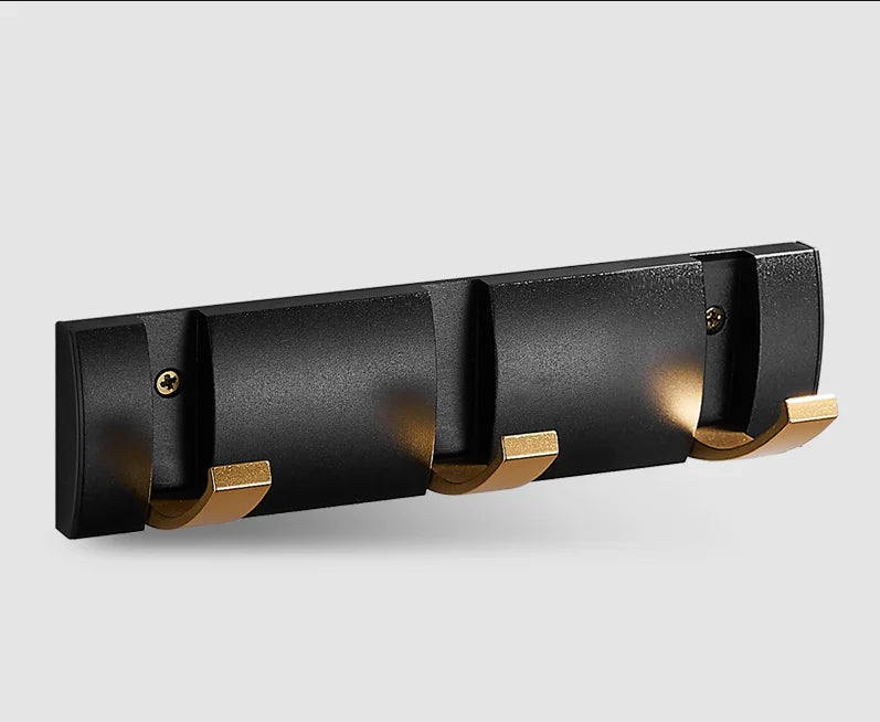 خطاف رداء قابل للطي من الألومنيوم من DecorBites™ باللون الأسود والذهبي، يُعلق على الحائط، ويُعلق على باب المطبخ