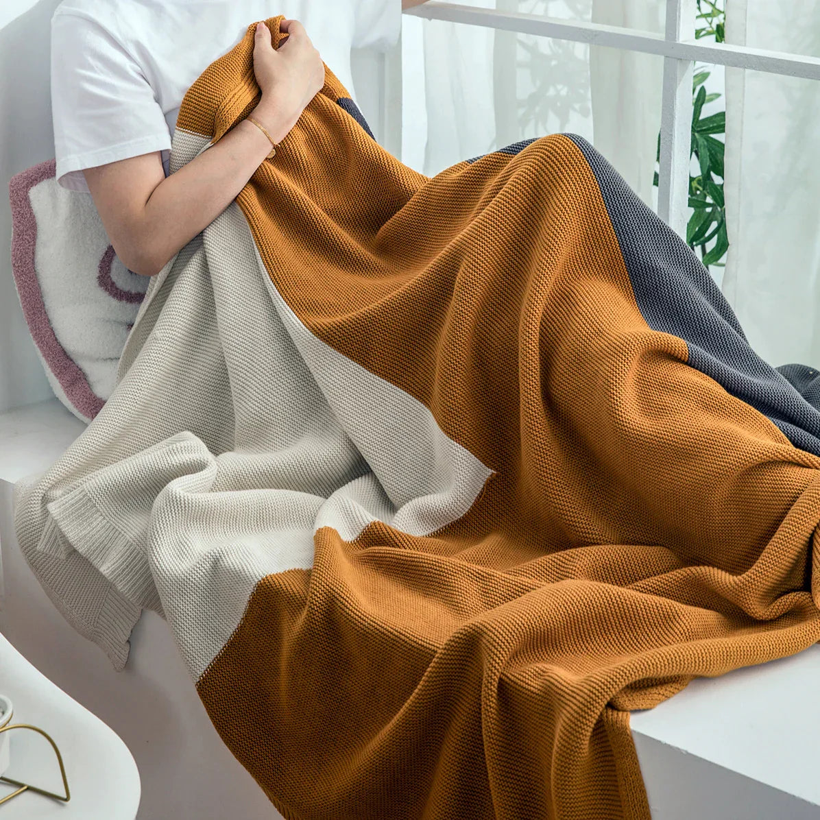 DecorBites™ Knitted Plaid Blanket - Soft and Cozy Home Decor Throw