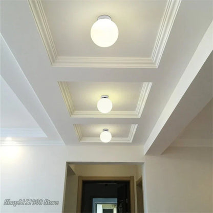 Lámpara de techo de bola de cristal DecorBites™: Lámpara redonda blanca moderna para cocina, pequeña lámpara de globo.